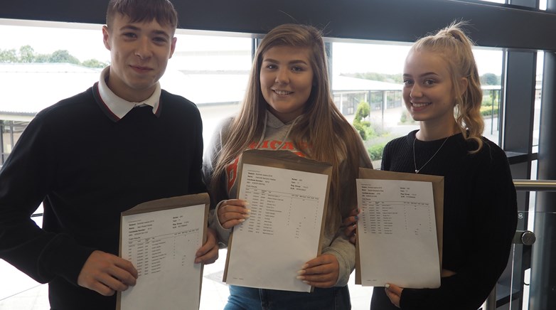 GCSE Results Day 2018 - Sam, Gabrielle and Sophie